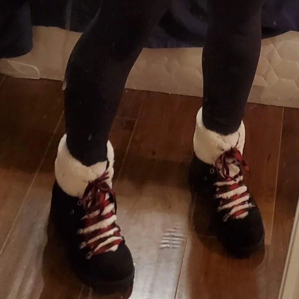 Jellypop SZ 6.5 Kraft Black Faux Fur Lined Lace Up Winter Boots